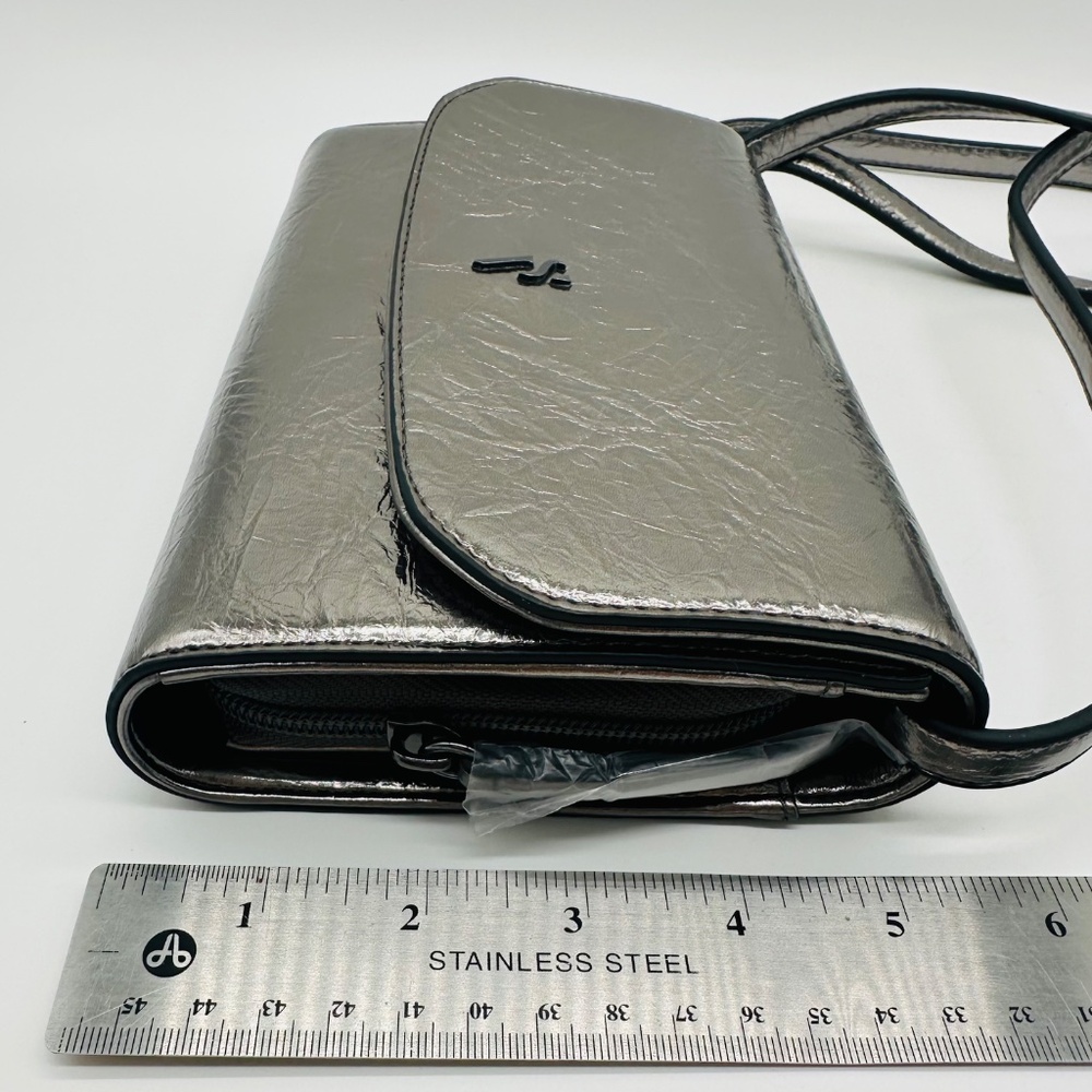 Simply Vera Vera Wang Silver Crinkle Signature Mini Crossbody - NWT - Picture 12 of 12